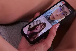 để trả đủa anh xã vụng trộm, người vợ nện với người khác rồi gọi video cho chồng