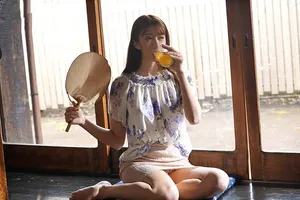 Mùa hè buồn chán ở quê nện cô vợ cạnh bên nhà thiếu thốn vì lấy người chồng già