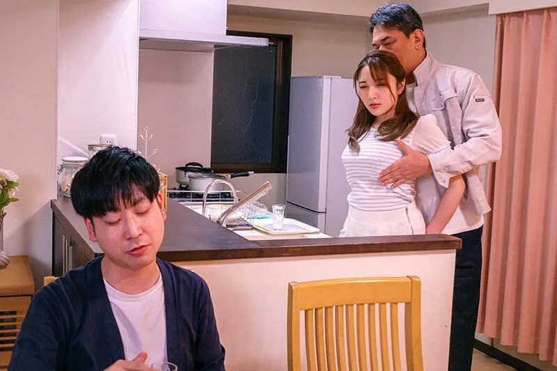 Gã chồng hiền không đáp ứng đủ chuyện chăn gối, bà xã chết mê trước gã hàng xóm dân chơi