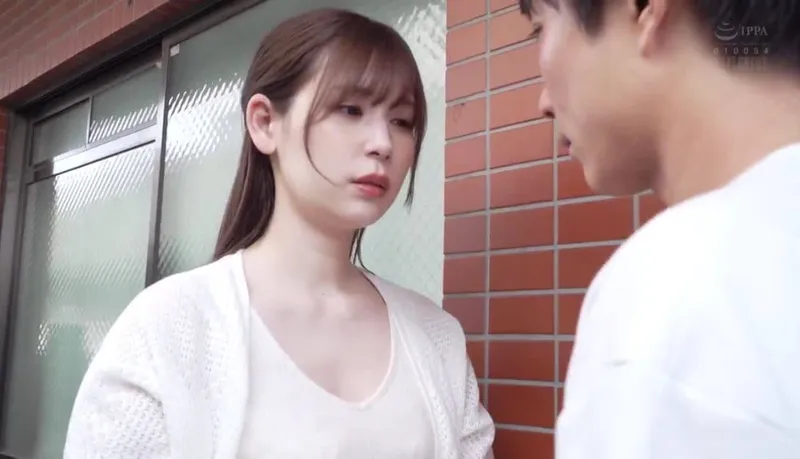 Gã chồng tẻ nhạt, bà xã nhận ra cậu thanh niên nhà cạnh bên tốt hơn