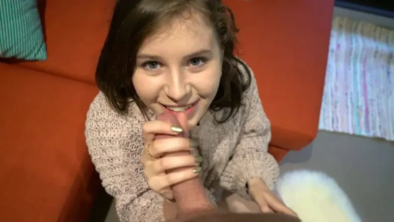 Bắn tinh ngập chiếc lỗ lồn hồng của tình nhân dễ thương